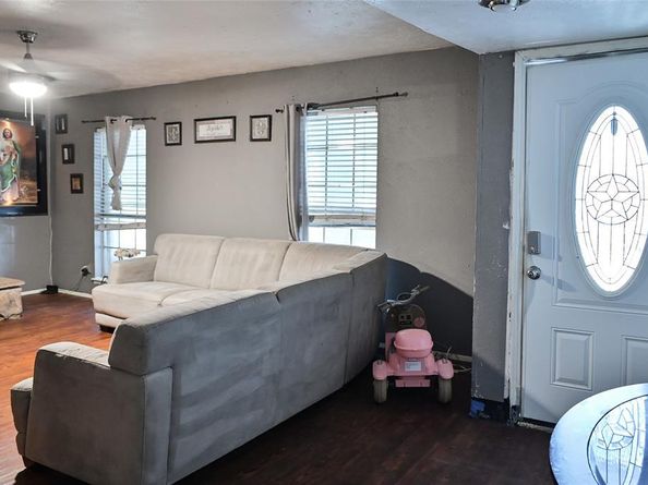 1831 E Peters Colony Road , Carrollton Texas 75007