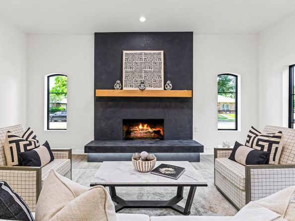 1112  Chesterton Drive , Richardson Texas 75080