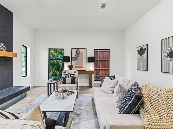 1112  Chesterton Drive , Richardson Texas 75080