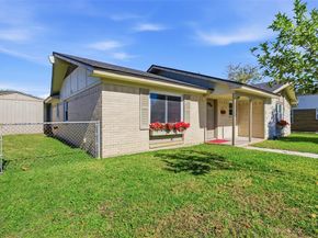 3935  Glenhaven Circle , Garland Texas 75042