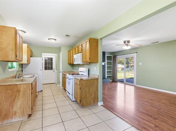 3935  Glenhaven Circle , Garland Texas 75042