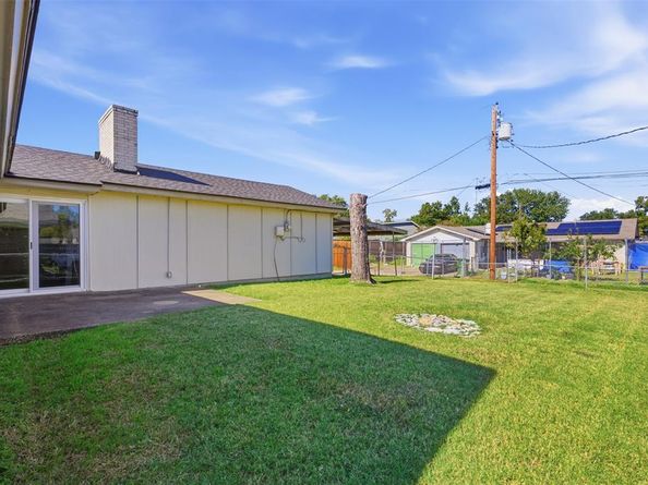 3935  Glenhaven Circle , Garland Texas 75042