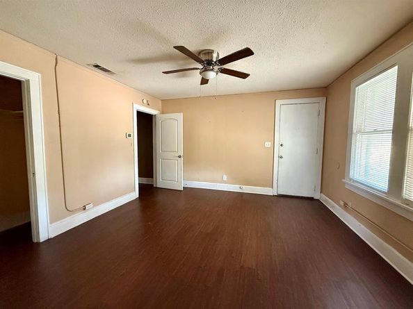 2946  Lipscomb Street , Fort Worth Texas 76110