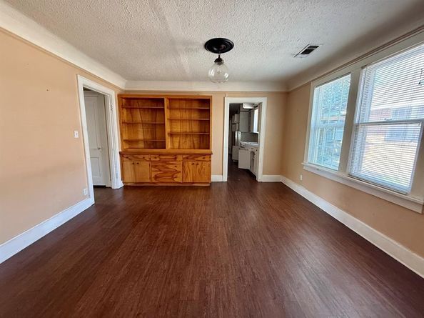 2946  Lipscomb Street , Fort Worth Texas 76110