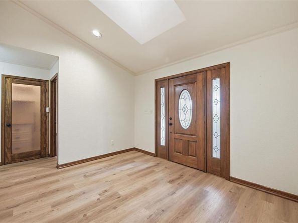 1607 N Main Street , Euless Texas 76039