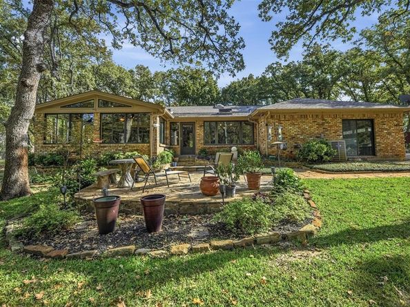 1607 N Main Street , Euless Texas 76039