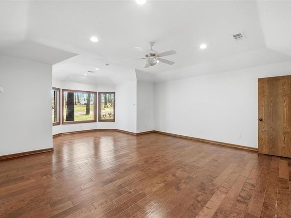 1607 N Main Street , Euless Texas 76039