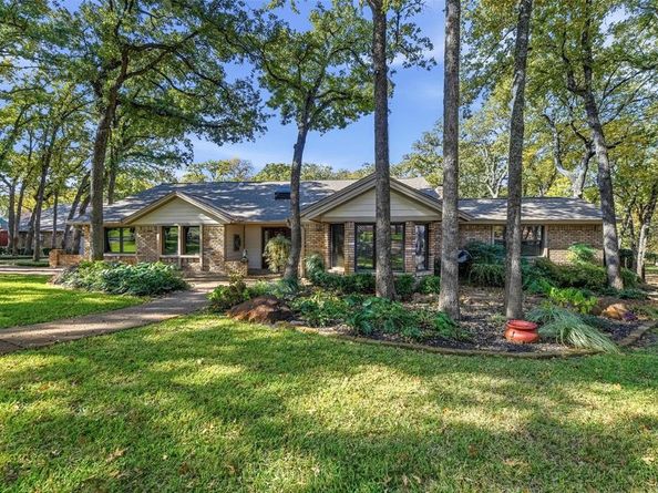 1607 N Main Street , Euless Texas 76039