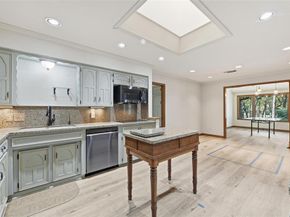 1607 N Main Street , Euless Texas 76039