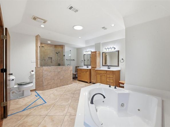 1607 N Main Street , Euless Texas 76039