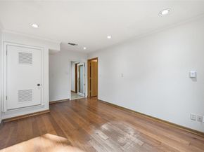 1607 N Main Street , Euless Texas 76039