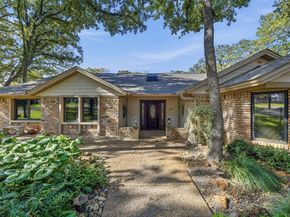 1607 N Main Street , Euless Texas 76039