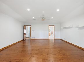 1607 N Main Street , Euless Texas 76039