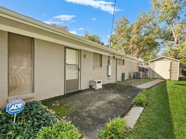 3720  Wooten Drive , Fort Worth Texas 76133