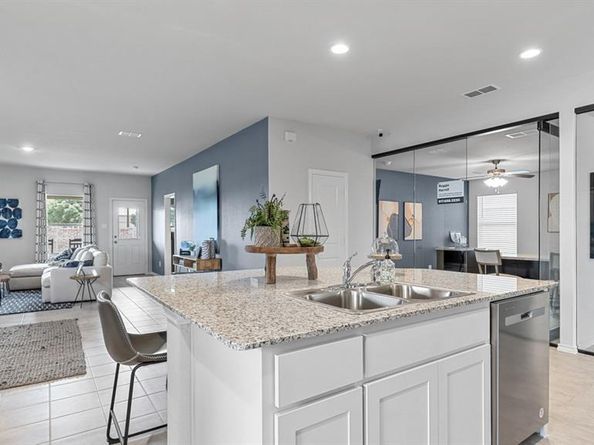 8441  HOLLYMEAD Lane , Fort Worth Texas 76131