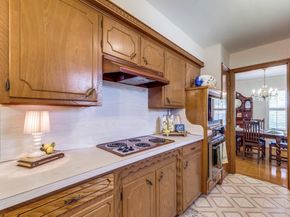 7637  El Pensador Drive , Dallas Texas 75248