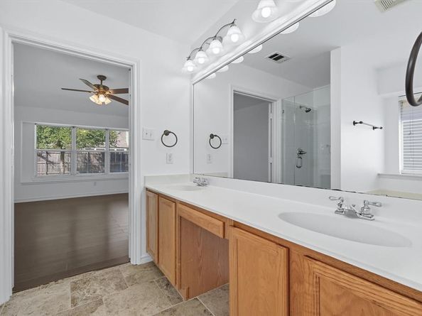 5904  Meadowglen Drive , Denton Texas 76226