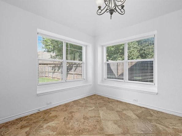 5904  Meadowglen Drive , Denton Texas 76226