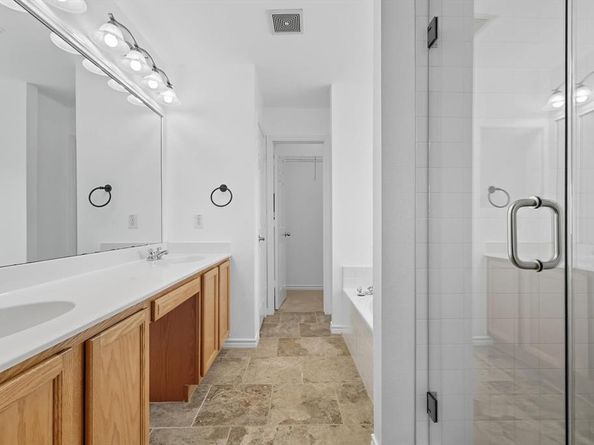 5904  Meadowglen Drive , Denton Texas 76226