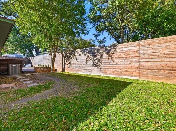 2330  Peavy Place , Dallas Texas 75228