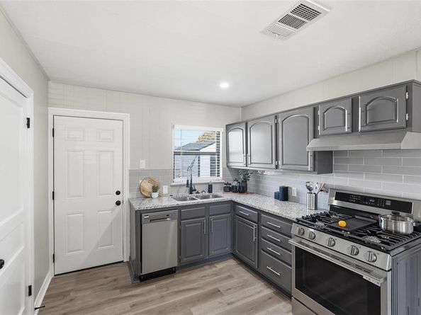 3307  Dawes Drive , Dallas Texas 75211