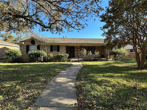 8332  Van Pelt Drive , Dallas Texas 75228