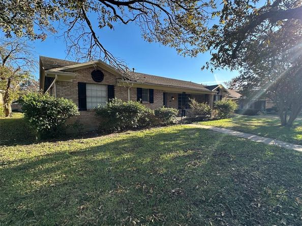 8332  Van Pelt Drive , Dallas Texas 75228