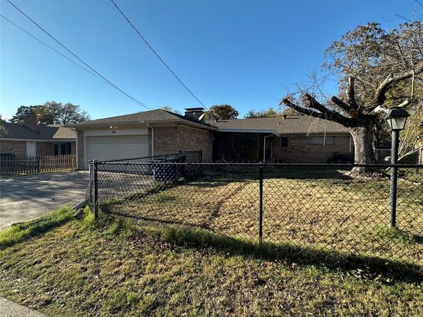 8332  Van Pelt Drive , Dallas Texas 75228