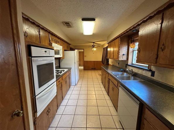 8332  Van Pelt Drive , Dallas Texas 75228