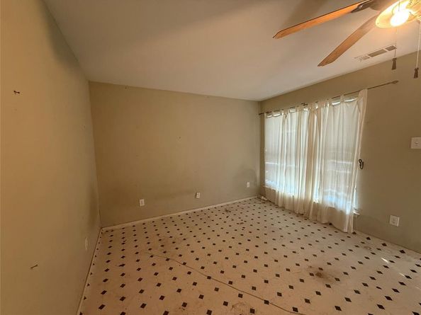 13329  Southview Lane , Dallas Texas 75240