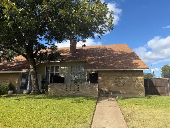 13329  Southview Lane , Dallas Texas 75240