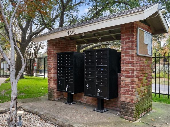 7510  Holly Hill Drive  148, Dallas Texas 75231
