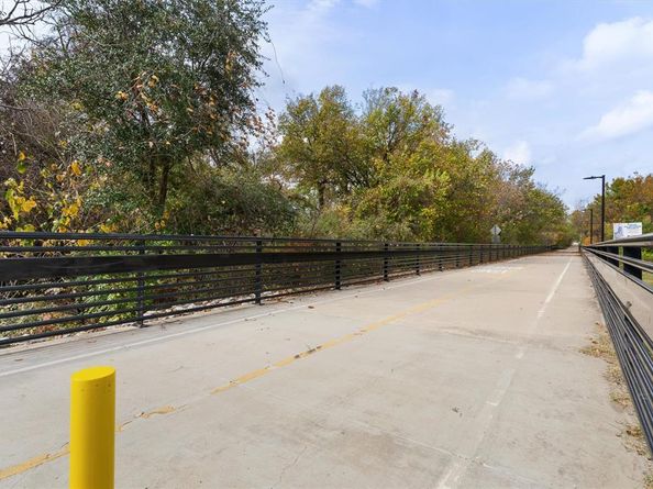 7510  Holly Hill Drive  148, Dallas Texas 75231