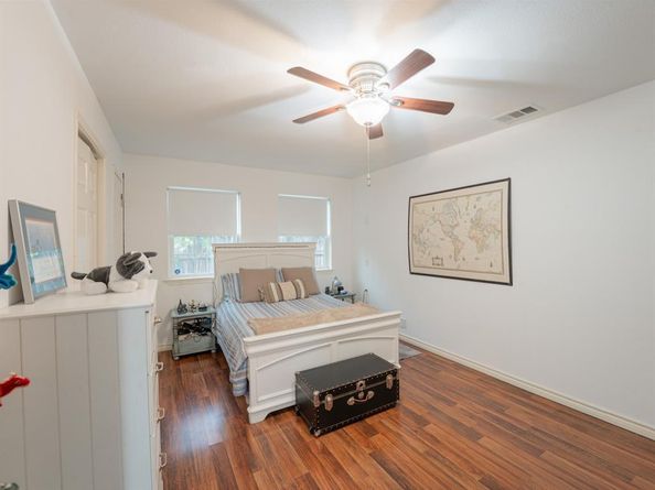 5104  Maple Springs Boulevard , Dallas Texas 75235