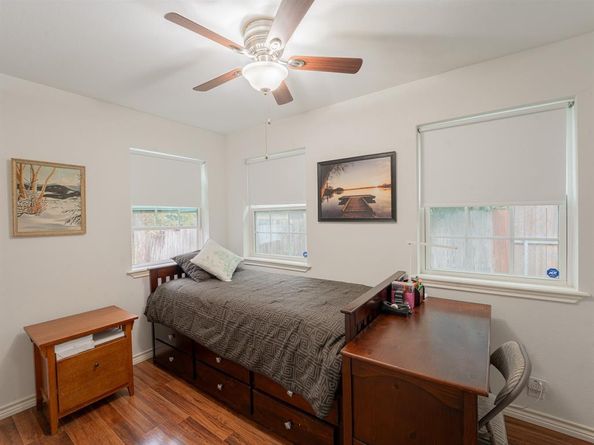 5104  Maple Springs Boulevard , Dallas Texas 75235