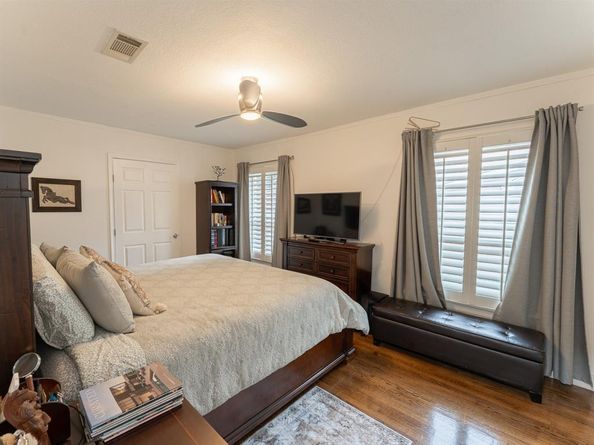 5104  Maple Springs Boulevard , Dallas Texas 75235