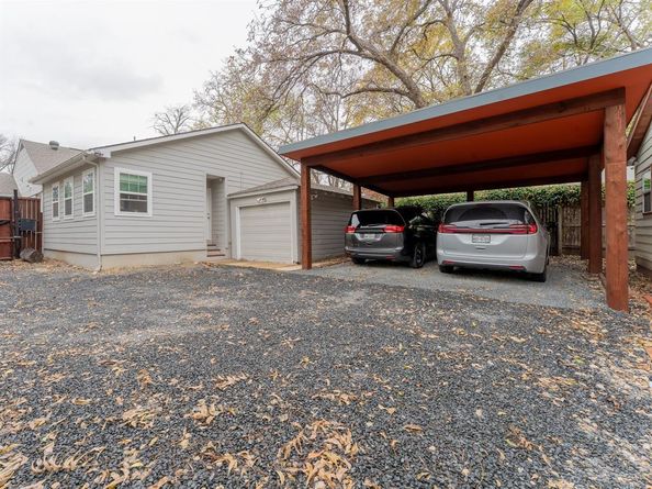 5104  Maple Springs Boulevard , Dallas Texas 75235