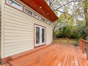 5104  Maple Springs Boulevard , Dallas Texas 75235