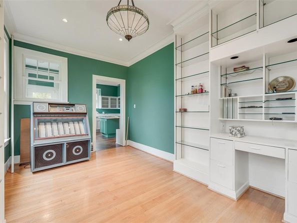 6116  Gaston Avenue , Dallas Texas 75214