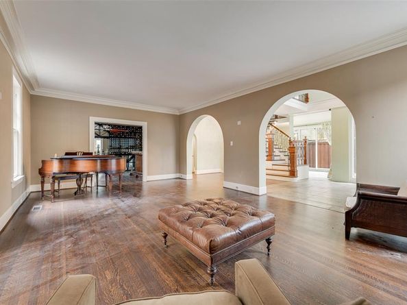 6116  Gaston Avenue , Dallas Texas 75214