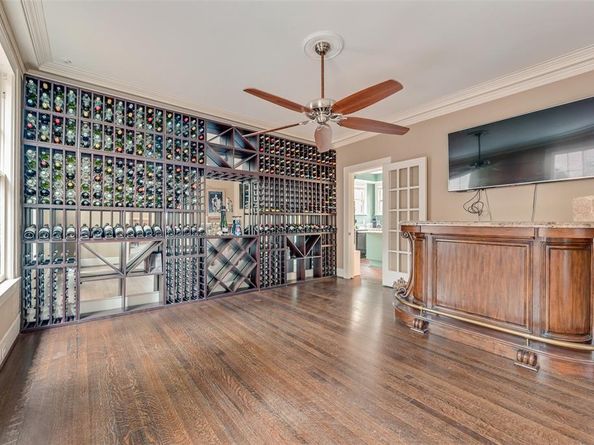 6116  Gaston Avenue , Dallas Texas 75214