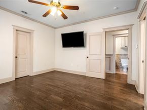 422 S Winnetka Avenue , Dallas Texas 75208