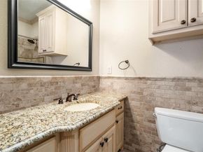 422 S Winnetka Avenue , Dallas Texas 75208