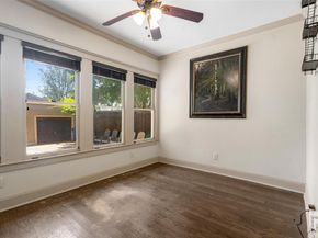 422 S Winnetka Avenue , Dallas Texas 75208