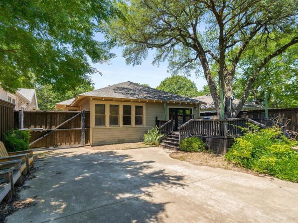 422 S Winnetka Avenue , Dallas Texas 75208