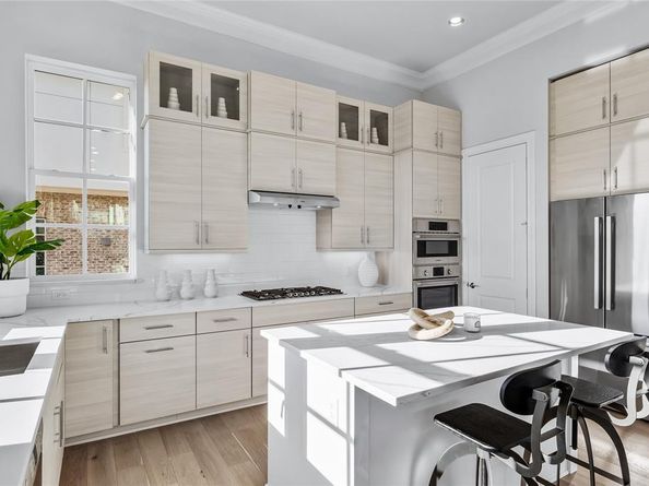 4618  Greenborough Lane , Dallas Texas 75219