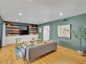 9907  Woodgrove Drive , Dallas Texas 75218