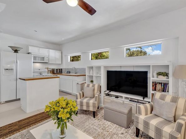 9907  Woodgrove Drive , Dallas Texas 75218