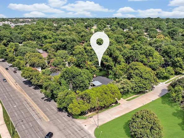 9907  Woodgrove Drive , Dallas Texas 75218