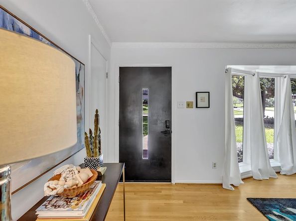 9907  Woodgrove Drive , Dallas Texas 75218